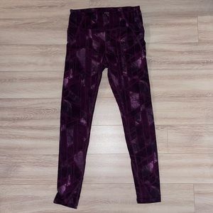 ZOBHA gym leggings. Berry color